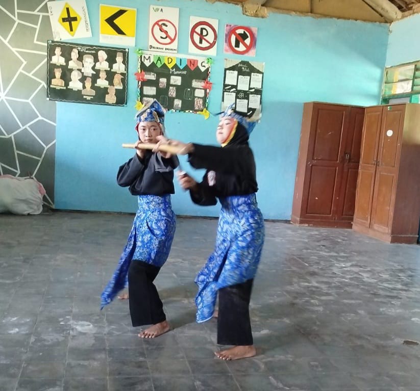 Sukses Di Porseni, Siswa MTs Muga Sumberrejo Berhasil Raih Gelar Juara Silat Kategori Seni Ganda