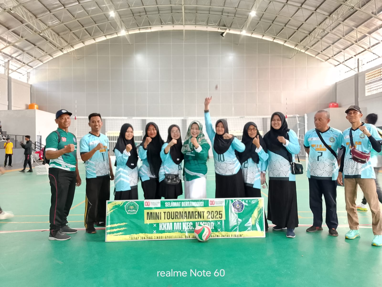 Turnamen Bola Voli Antar Guru MI se-Kecamatan Kanor Sukses Digelar, MIM 3 Al Falah Cangaan Raih Juara 3
