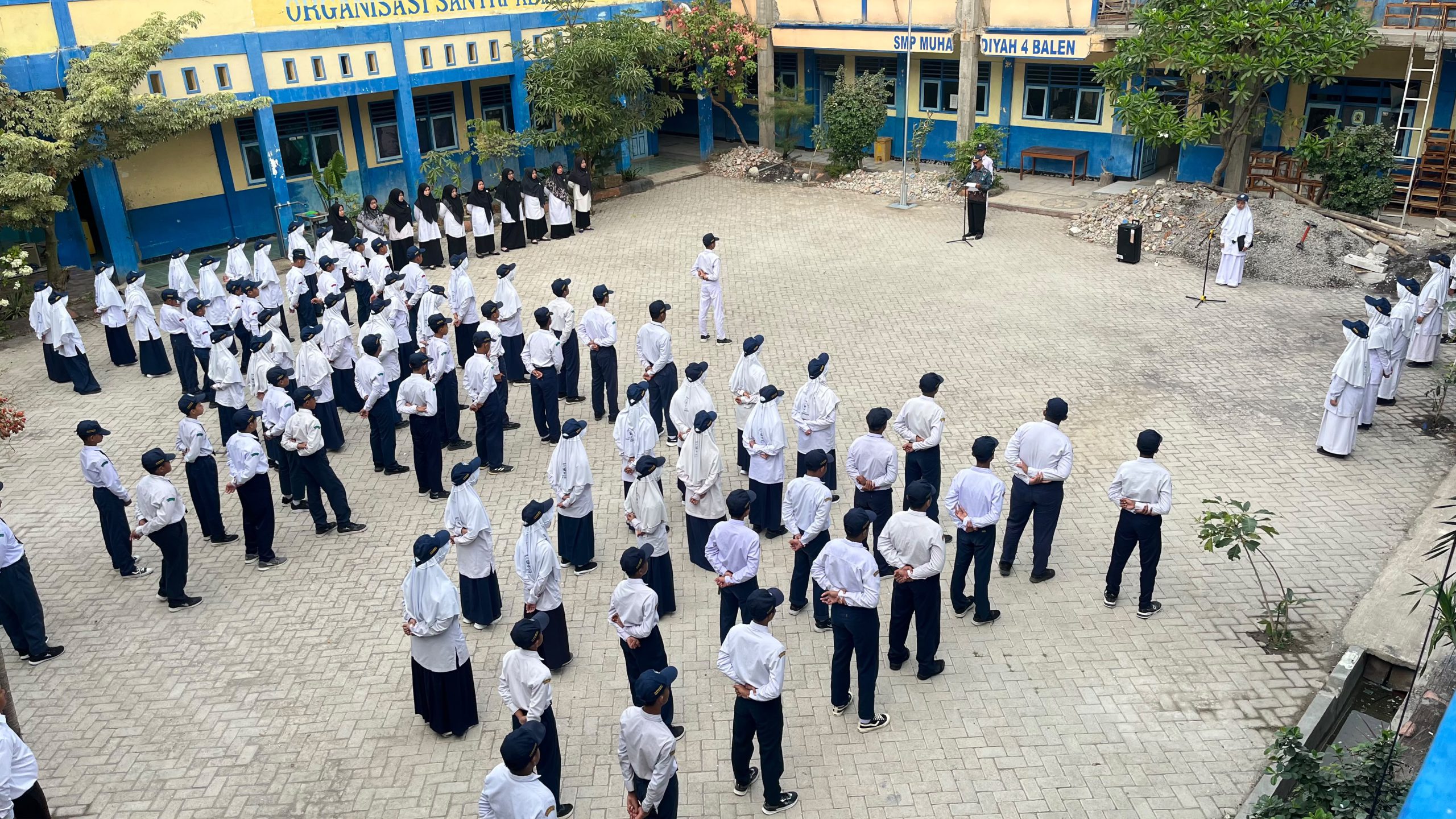 Semangat Kemerdekaan Menggema, SMP Muhammadiyah 4 Balen Gelar Upacara HUT ke-81 RI