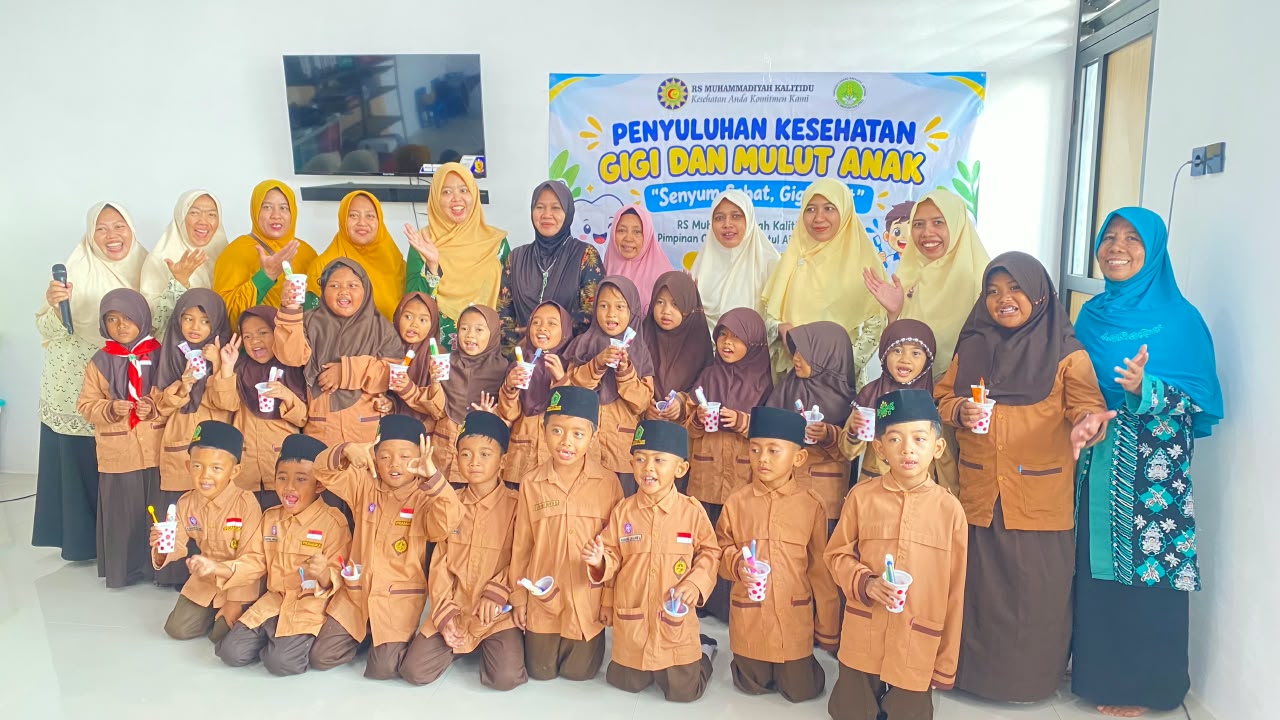 Gandeng RS Muhammadiyah Kalitidu, PCNA Kalitidu Gelar Penyuluhan Kesehatan Gigi dan Mulut di MI Roudlotut Tholibin