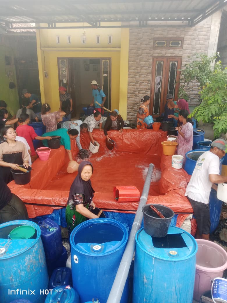 HIMABO UM dan Lazismu Bojonegoro Salurkan 8.000 Liter Air Bersih untuk 55 KK di Sumberharjo